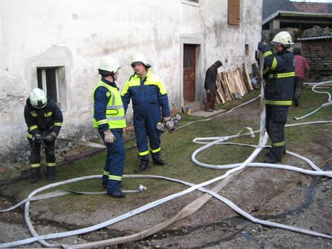Požar kozolca 12.3.2009 Foto: PGD Postojna, Gantar S., Matičič T. – fotografija 13