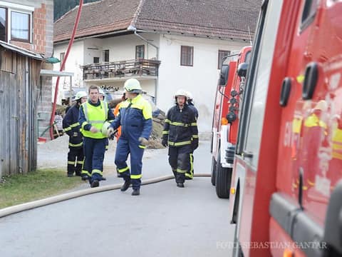 Požar kozolca 12.3.2009 Foto: PGD Postojna, Gantar S., Matičič T. – fotografija 14