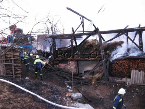 Požar kozolca 12.3.2009 Foto: PGD Postojna, Gantar S., Matičič T. – fotografija 18
