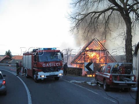 Požar kozolca 12.3.2009 Foto: PGD Postojna, Gantar S., Matičič T. – fotografija 28