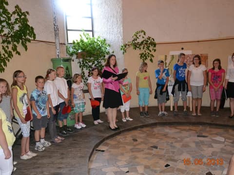 Ljubezenska zgodba skozi pesem