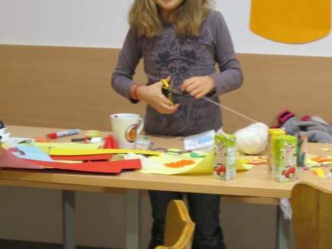 Delavnica izdelovanja voščilnic 2012 – fotografija 1