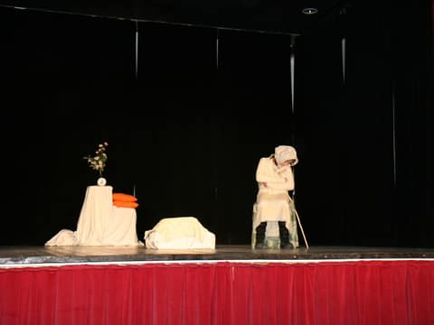 Je zima gospa ali gospodična? (2012) – fotografija 3