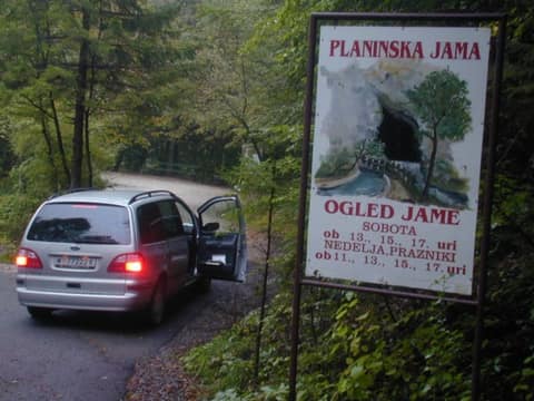 Notranjost planinske jame